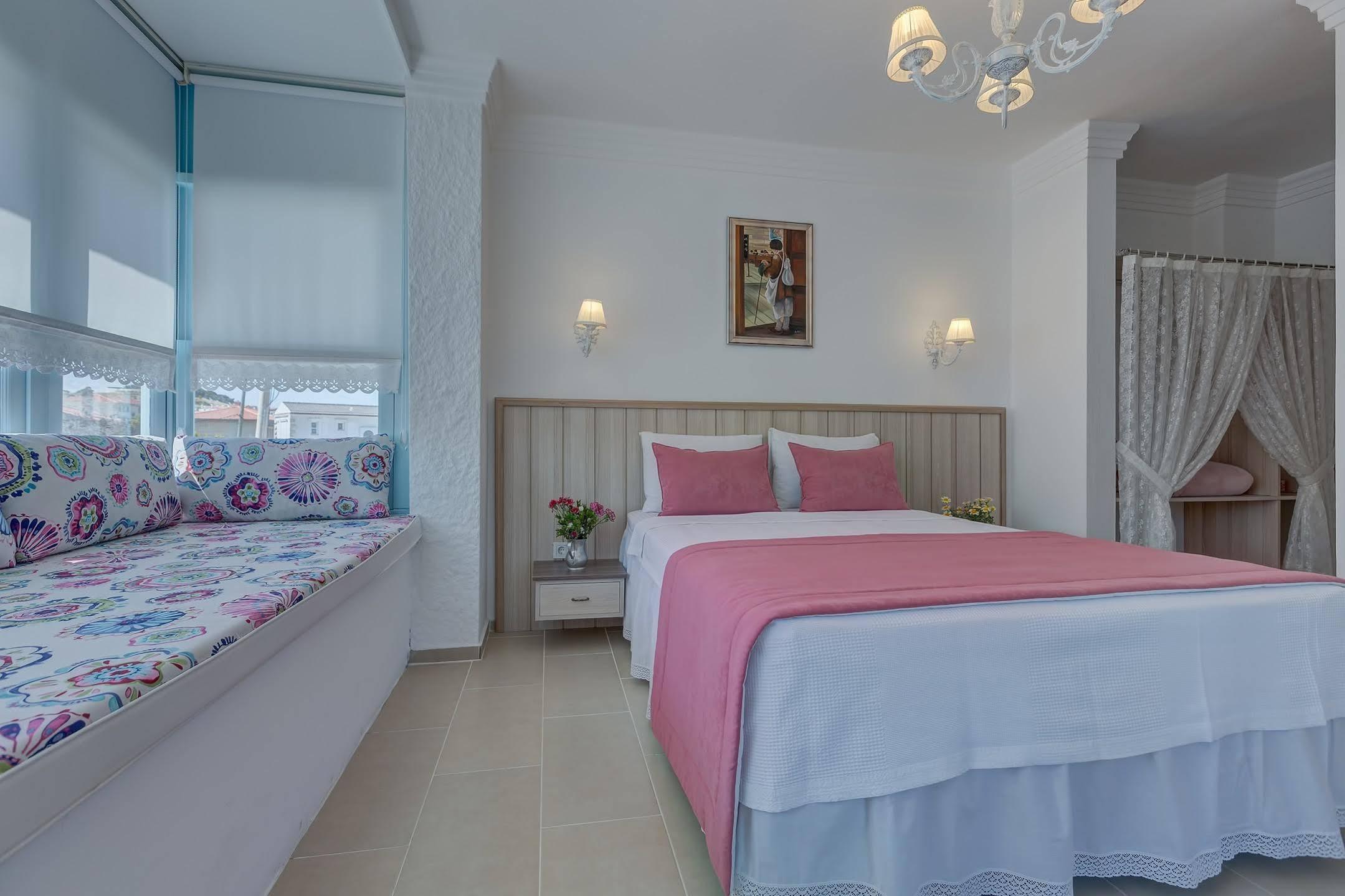 Bellapietra Hotel Alacati Exterior photo